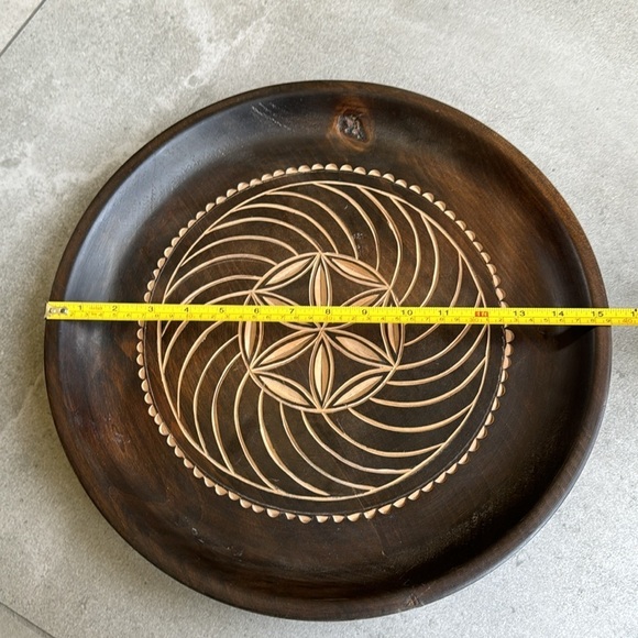 Carved wood platter - Picture 4 of 6